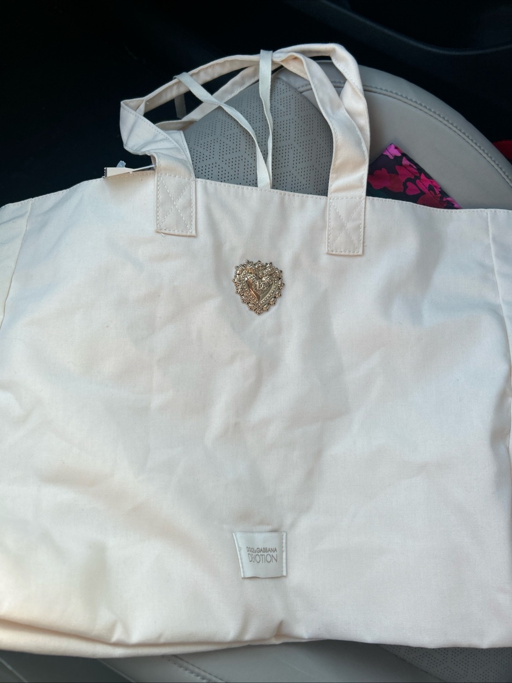 Dolce & Gabbana Cream Tote with Decorative Heart Emblem - Picture 6 of 7